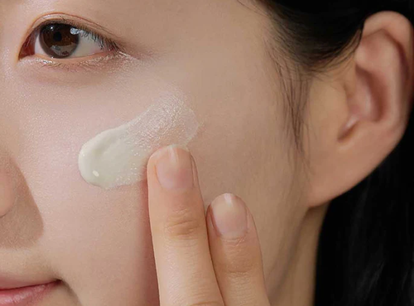 Skin 1004 Centella Air-Fit Suncream Plus SPF50+ PA++++ - Image 2