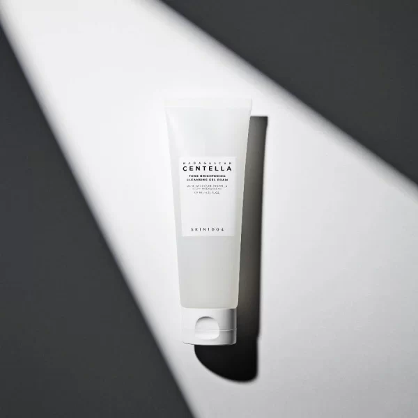 Skin 1004 Tone Brightening Cleansing Gel Foam (125ml) - Image 3